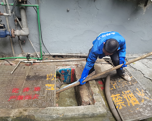 九所镇清掏化粪池