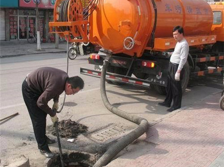 九所镇清掏化粪池，健康生活从这里开始